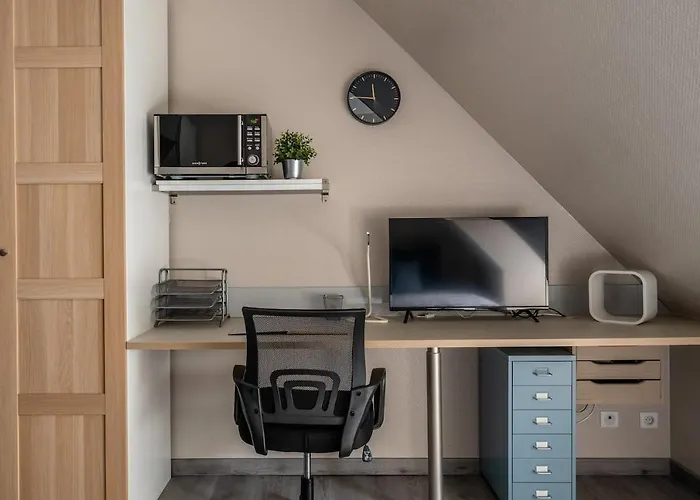 Centre Historique, Place De La Reunion *