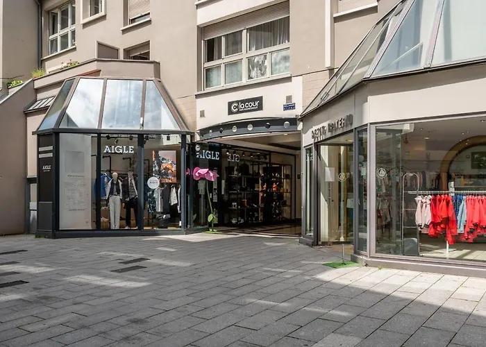 Centre Historique, Place De La Reunion